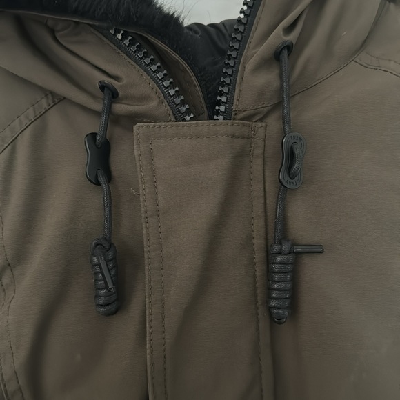 TNA Aritzia Parka - Picture 4 of 12